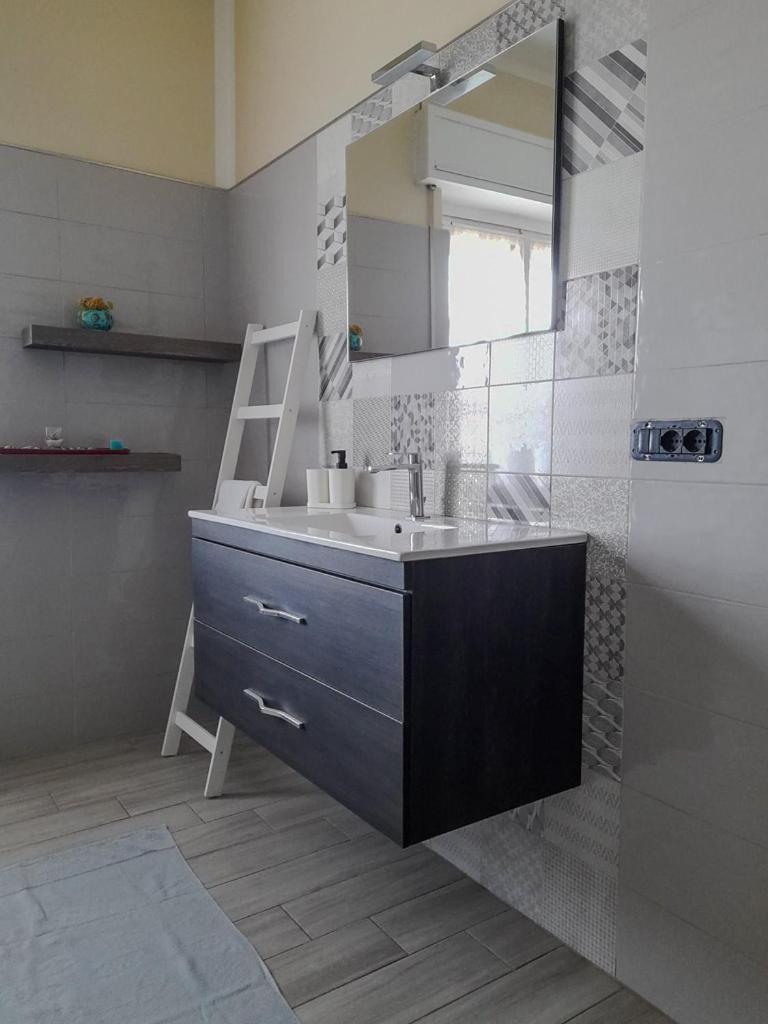 Bed and Breakfast Mari & Monti Giba Екстер'єр фото